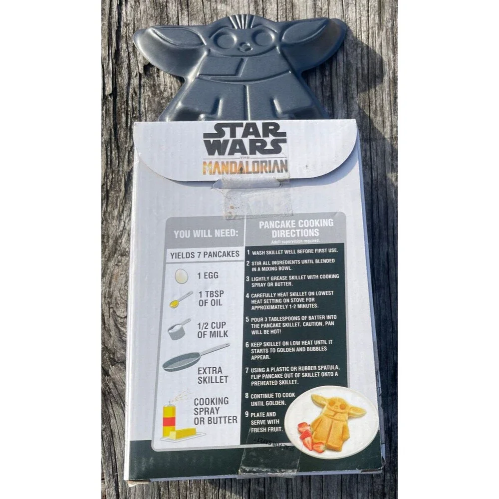 Disney Star Wars The Mandalorian Grogu (Baby Yoda) Pancake Skillet Set